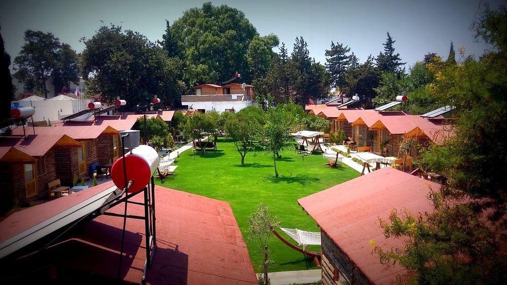 גומושלוק Pitos Bungalows מראה חיצוני תמונה