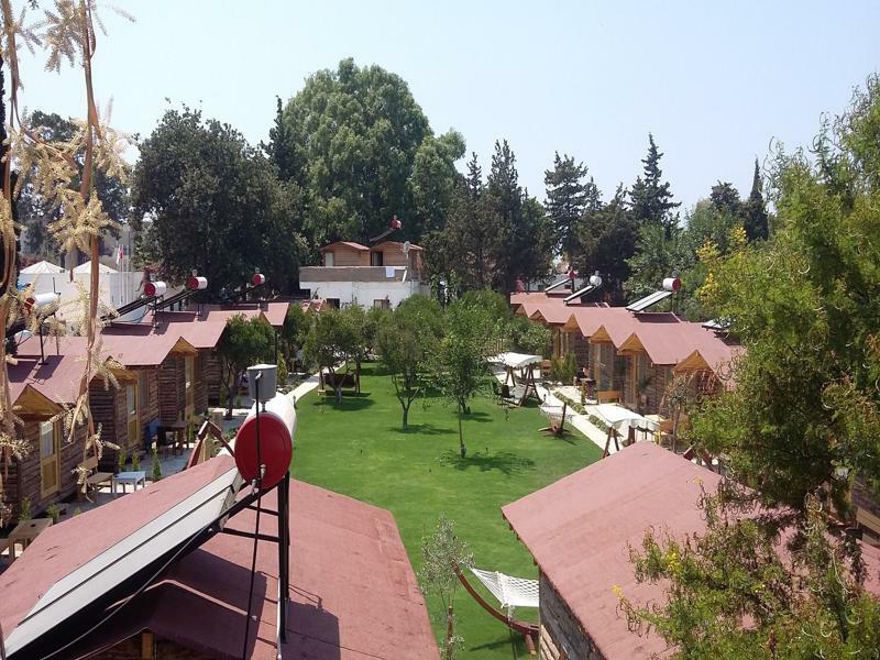 גומושלוק Pitos Bungalows מראה חיצוני תמונה