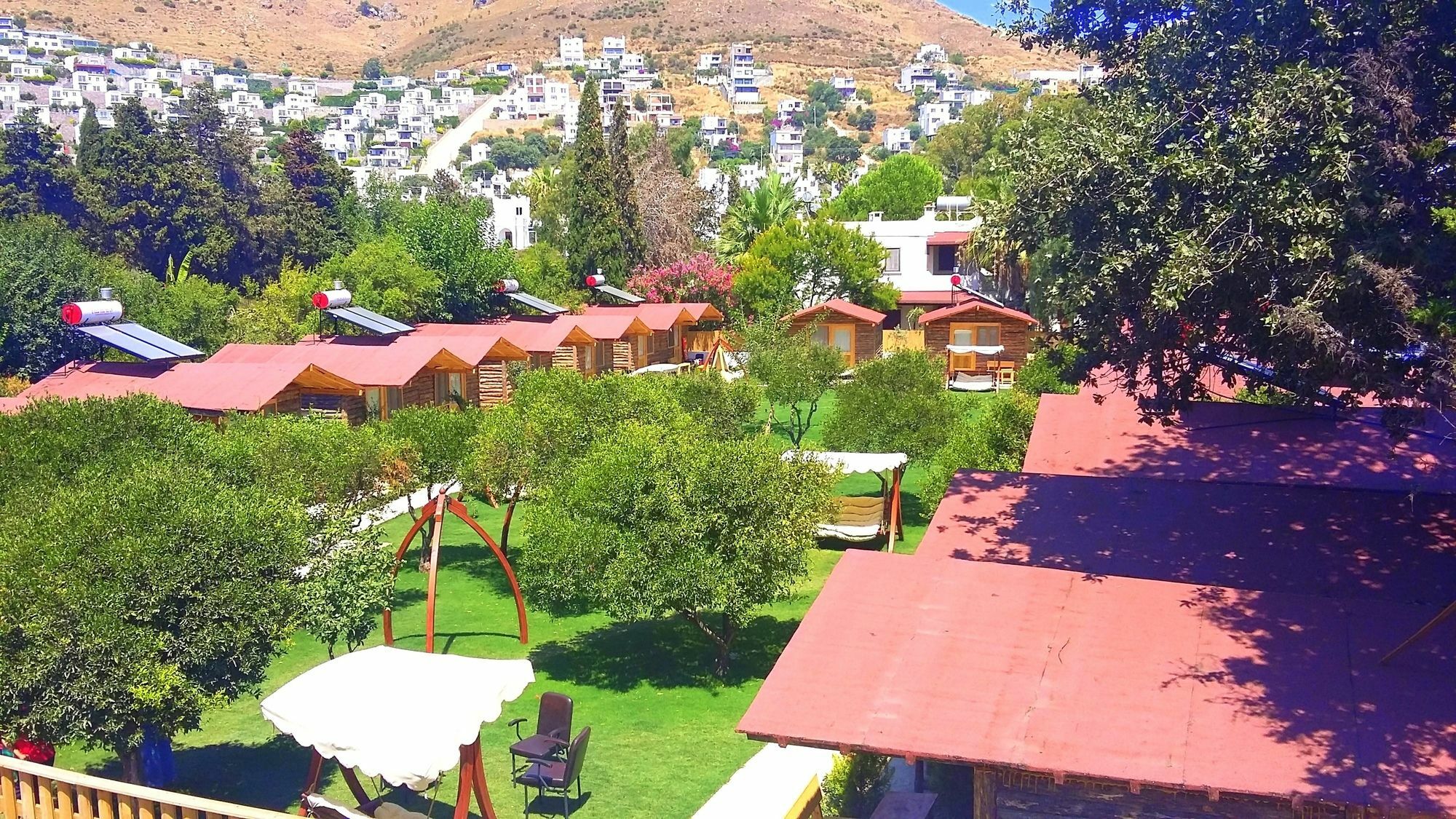 גומושלוק Pitos Bungalows מראה חיצוני תמונה