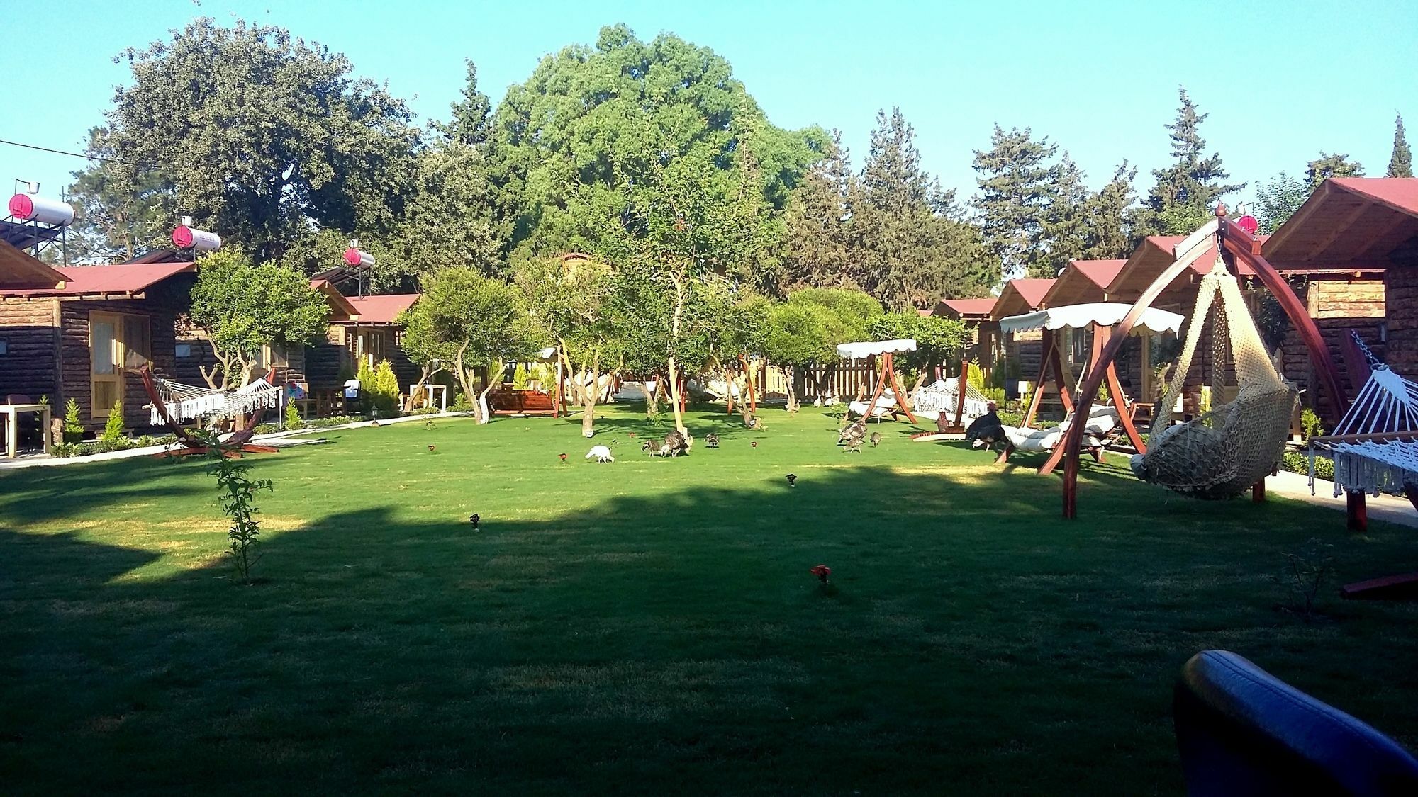 גומושלוק Pitos Bungalows מראה חיצוני תמונה